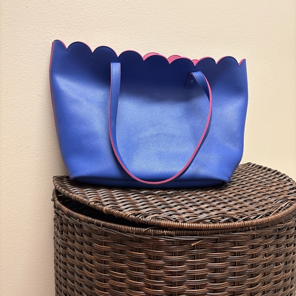 Bath & Body Works Blue and Pink Scalloped Tote Bag - Picture 6 of 9